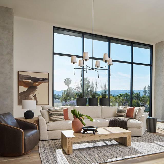 Araces Round Chandelier 4/6 Light